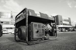 Mesin generator adalah contoh dari mesin dan komponen berat yang perlu penanganan khusus ketika dikirim.